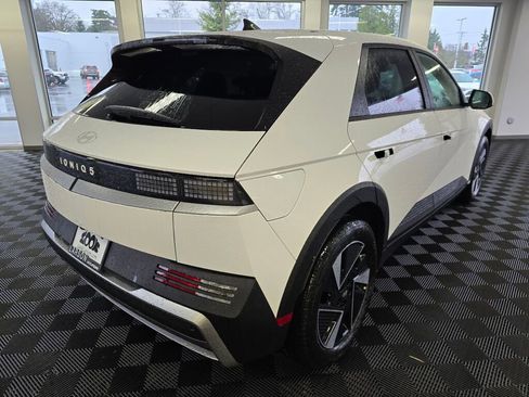 New 2026 Hyundai Ioniq 5 SE image 4