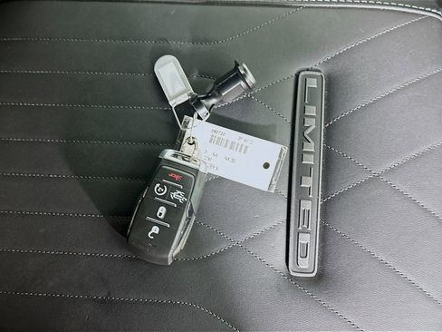 New 2026 RAM 2500 Limited w/ Towing Technology Group image 20