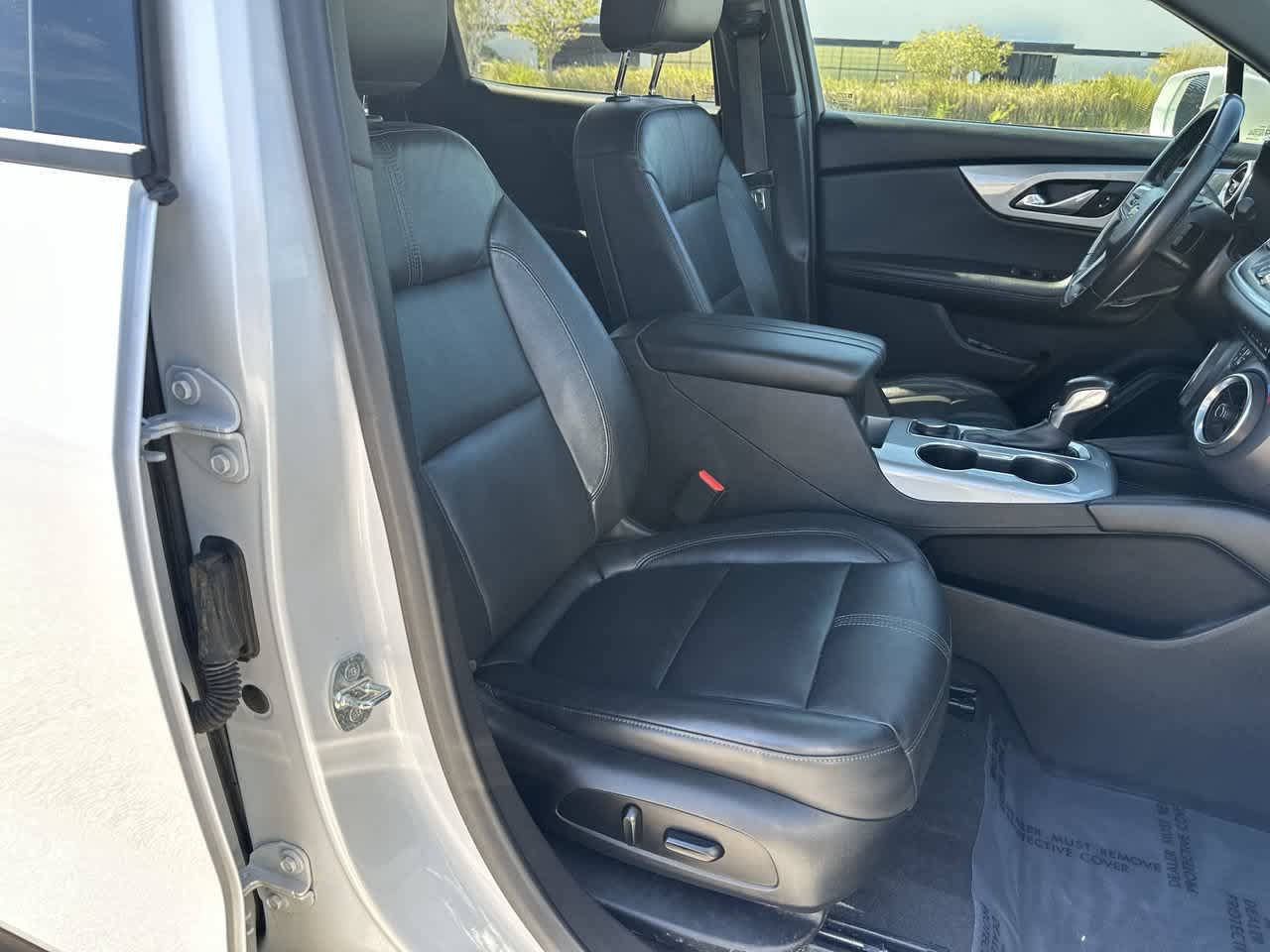Used 2020 Chevrolet Blazer LT w/ Sound & Technology Package FWD image 17