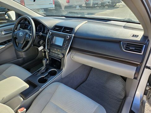 Used 2017 Toyota Camry LE FWD image 39
