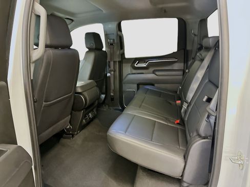 Used 2025 GMC Sierra 1500 SLT image 29