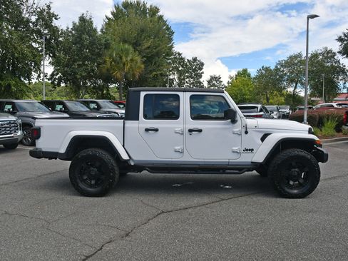 Used 2022 Jeep Gladiator Sport AWD/4WD image 5