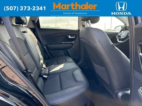 Used 2018 Kia Niro EX FWD image 16
