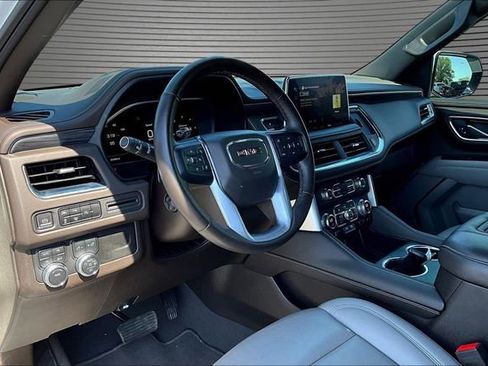 Used 2023 GMC Yukon SLT w/ SLT Premium Package AWD/4WD image 17
