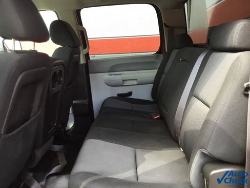Used 2013 Chevrolet Silverado 3500 W/T w/ Snow Plow Prep Package image 32