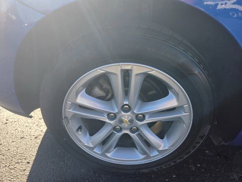 Used 2017 Chevrolet Cruze LT w/ Convenience Package image 21