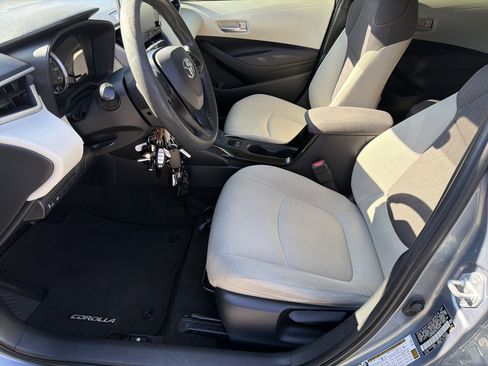Used 2021 Toyota Corolla LE image 17