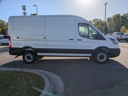 New 2026 Ford Transit 250 148 Medium Roof RWD image 3