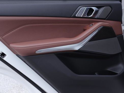 Used 2024 BMW X5 M60i image 14