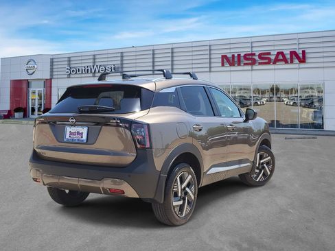 New 2026 Nissan Kicks SV w/ Cold Weather Package FWD image 5