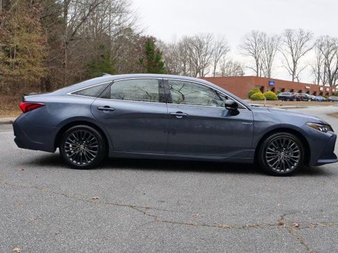 Used 2021 Toyota Avalon XSE image 33