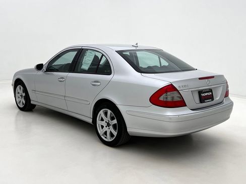 Used 2008 Mercedes-Benz E 350 4MATIC Sedan image 9