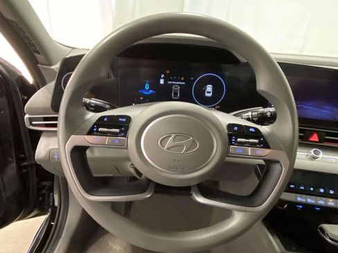 Used 2024 Hyundai Elantra SEL image 21