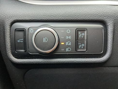 Used 2023 Ford Explorer XLT w/ Equipment Group 202A AWD/4WD image 7