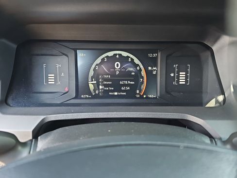 Certified 2025 Toyota Tacoma SR w/ SR Upgrade Package AWD/4WD image 10