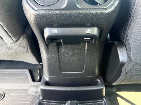 Used 2023 Jeep Wrangler Unlimited w/ Cold Weather Group AWD/4WD image 39