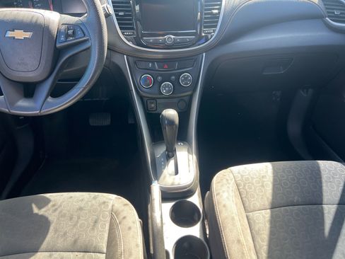 Used 2021 Chevrolet Trax LS FWD image 11