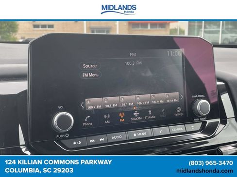 Used 2025 Nissan Pathfinder SV FWD image 25