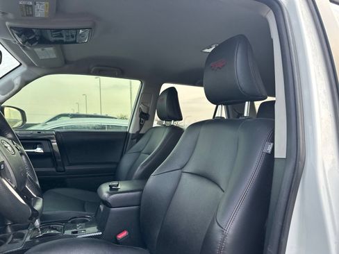 Used 2022 Toyota 4Runner TRD Off-Road Premium AWD/4WD image 5