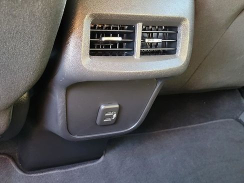 Used 2020 Chevrolet Equinox LT image 19