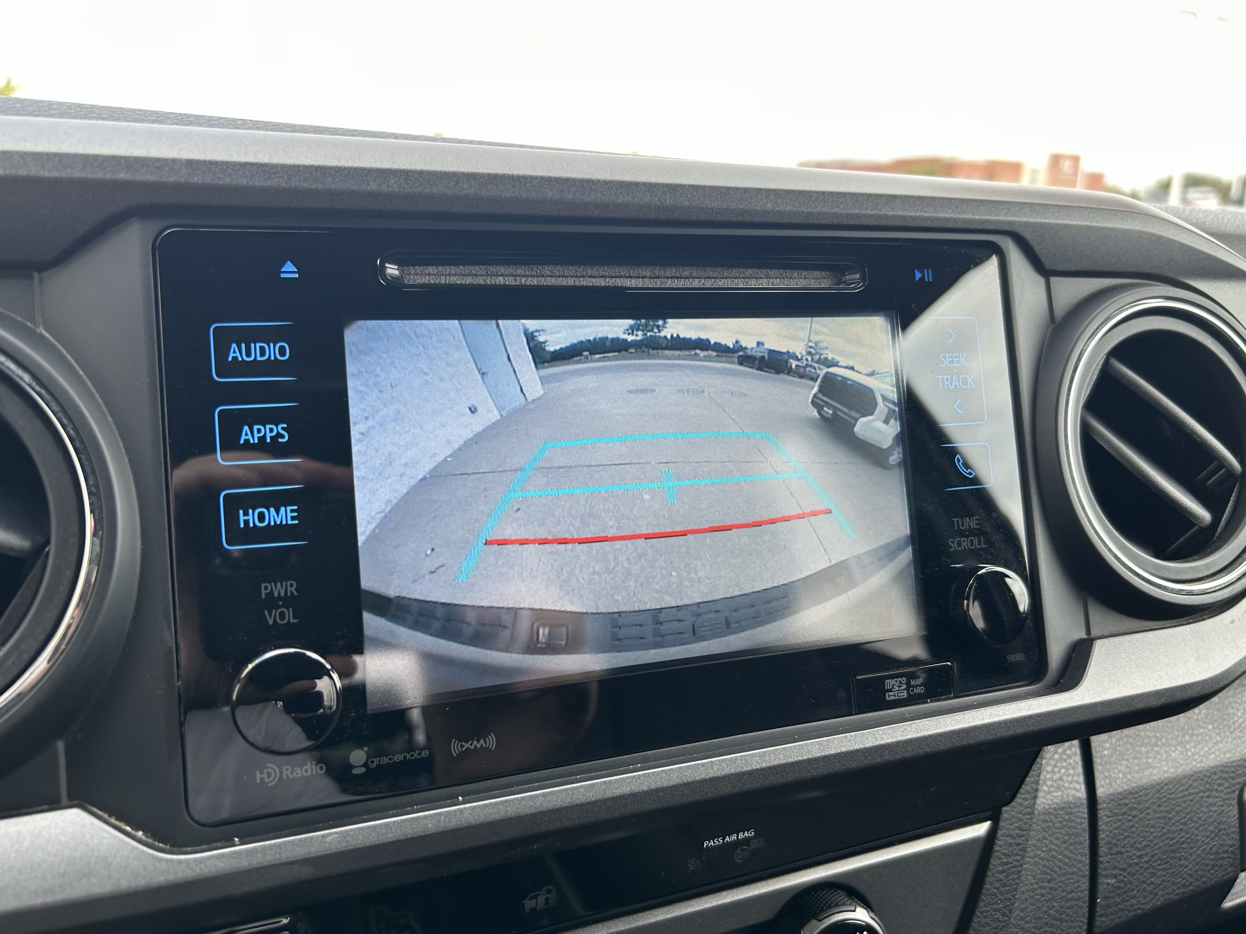 Certified 2018 Toyota Tacoma TRD Off-Road AWD/4WD image 19