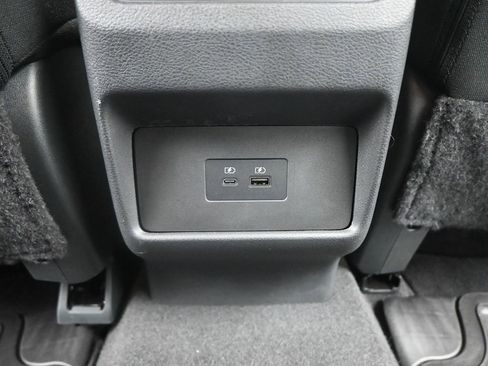 Used 2022 Nissan Rogue SV image 17