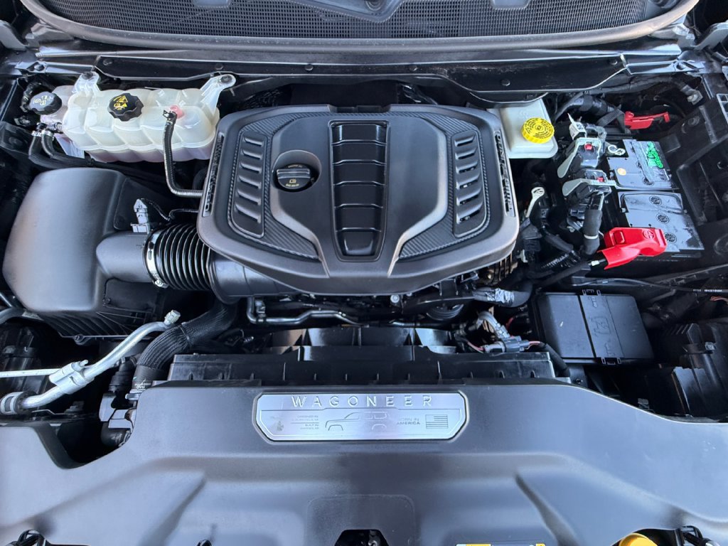 Used 2023 Jeep Wagoneer Series II AWD/4WD image 9