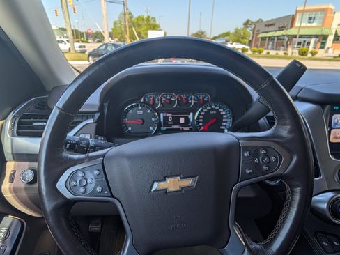 Used 2018 Chevrolet Tahoe LT image 16