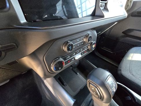 Used 2025 Ford Bronco Big Bend image 13