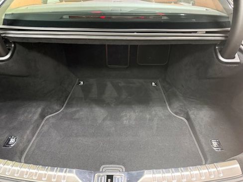 Used 2020 Bentley Flying Spur W12 image 12