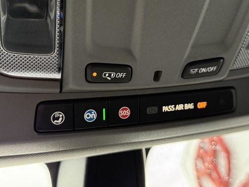 Used 2021 GMC Sierra 1500 Elevation image 32