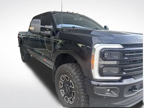 Used 2026 Ford F350 Platinum w/ FX4 Off-Road Package AWD/4WD image 8