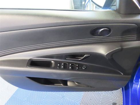 Used 2025 Hyundai Elantra Sport FWD image 14