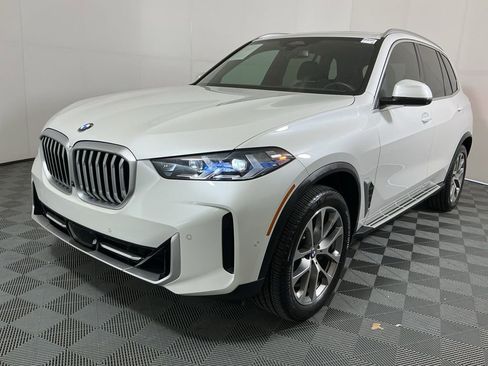 Certified 2025 BMW X5 sDrive40i w/ Climate Comfort Package image 2