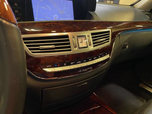 Used 2010 Mercedes-Benz S 550 4MATIC image 14