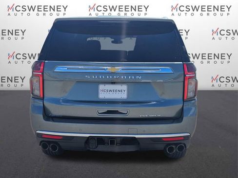 Used 2023 Chevrolet Suburban Premier AWD/4WD image 4