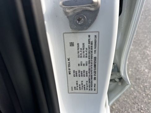 Used 2021 Tesla Model 3 Standard Range Plus image 36