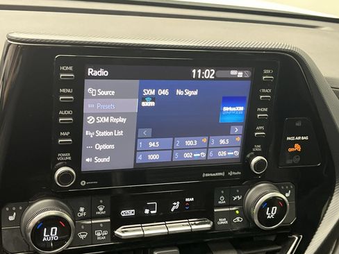 Used 2022 Toyota Highlander XSE AWD/4WD image 19
