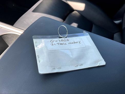 Used 2021 Tesla Model Y Long Range image 11