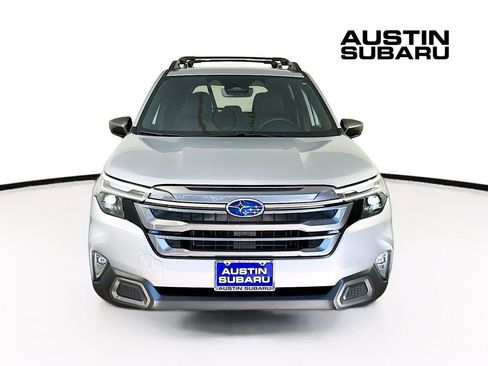 Certified 2025 Subaru Forester Limited image 3