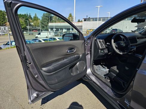 Used 2017 Honda HR-V EX image 18