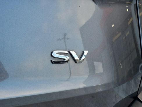 Used 2023 Nissan Rogue SV image 7