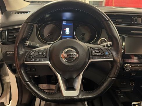 Used 2021 Nissan Rogue Sport SL w/ Premium Package image 18