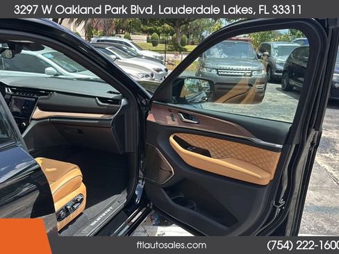 Used 2022 Jeep Grand Cherokee Summit w/ Luxury Tech Group V image 50