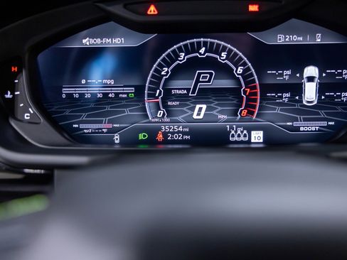 Used 2022 Lamborghini Urus image 40