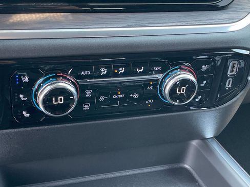 New 2025 GMC Sierra 2500 SLT w/ SLT Convenience Package image 17