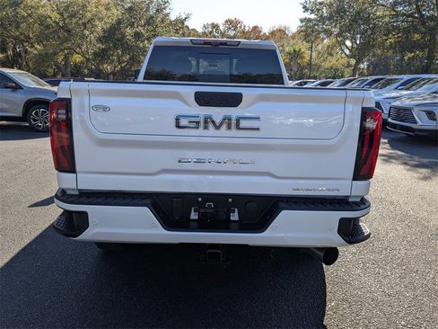 Used 2025 GMC Sierra 2500 Denali Ultimate w/ Max Trailering Package image 5