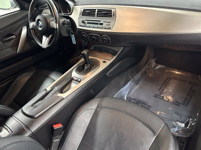 Used 2004 BMW Z4 2.5i RWD image 14