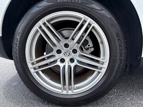 Used 2018 Porsche Macan S image 8