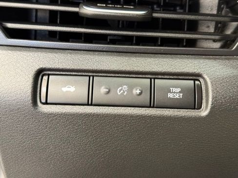 Used 2024 Nissan Altima 2.5 SV FWD image 28